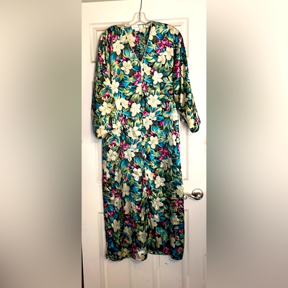 Vintage 1980’s Christian Dior half zip night gown size L in MINT CONDITION!!